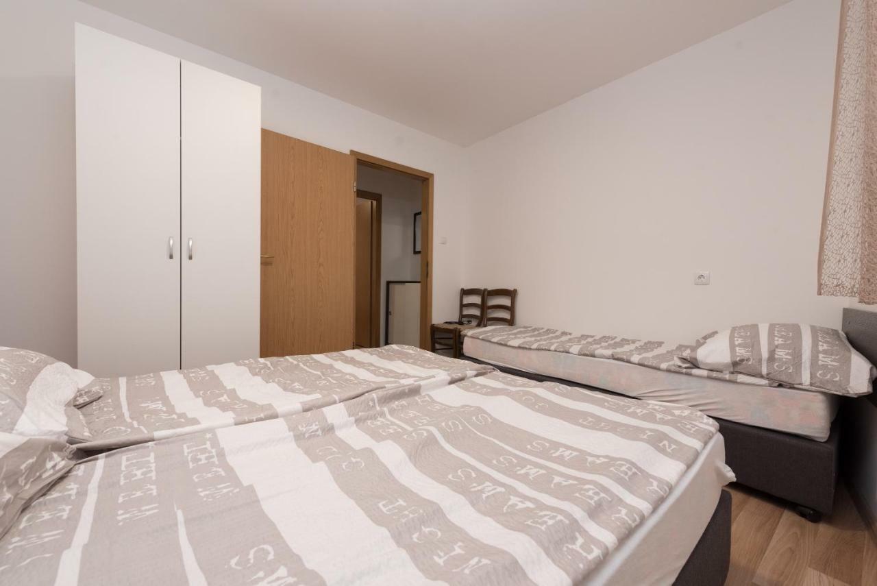 Apartman Sigurnjak Матулі Екстер'єр фото
