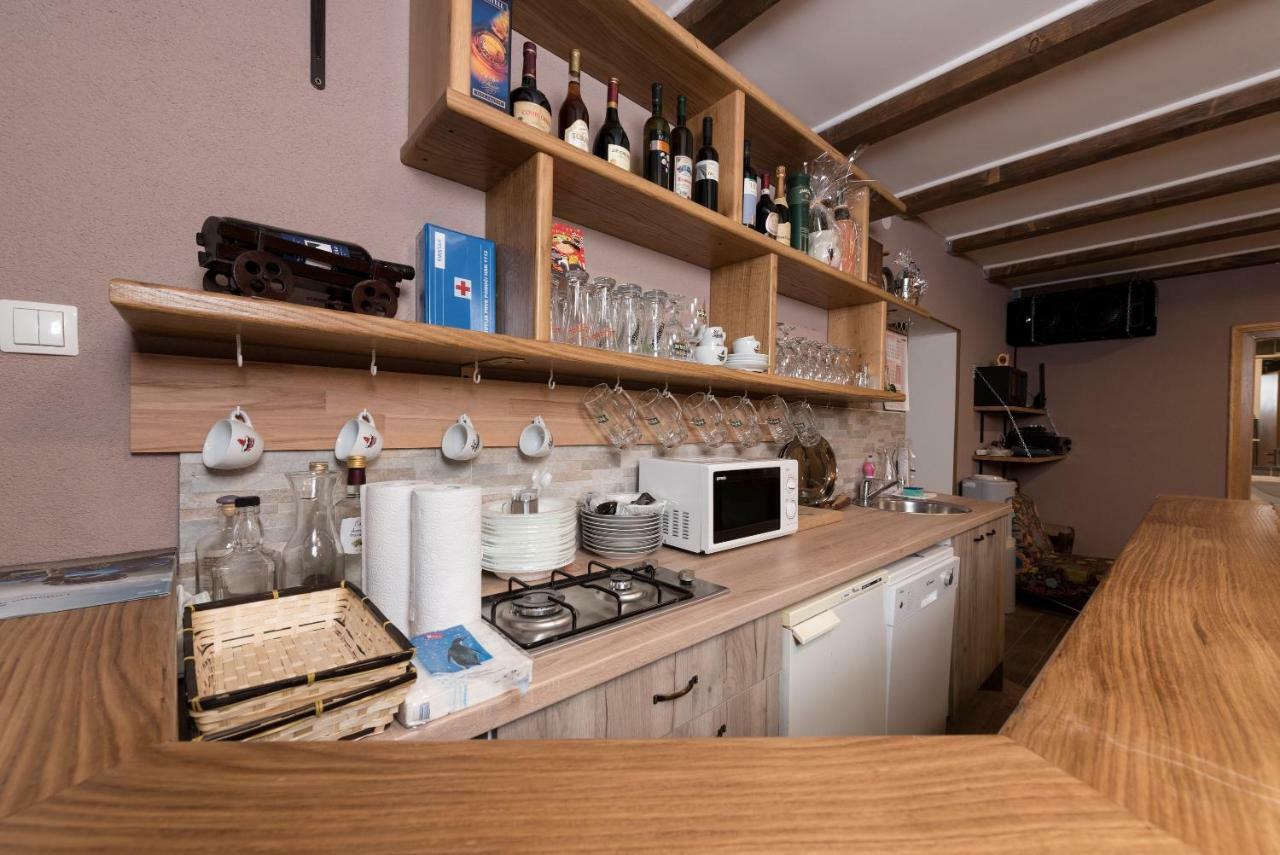 Apartman Sigurnjak Матулі Екстер'єр фото